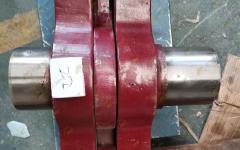 Вал вибратора в сборе левый CDM520A6 LG522A.30.01.04