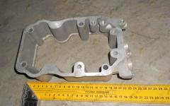 Крышка головки блока цилиндров средняя HOWO VG1540040019