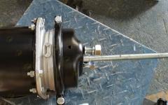 Энергоаккумулятор универсальный  шток полная резьба HOWO