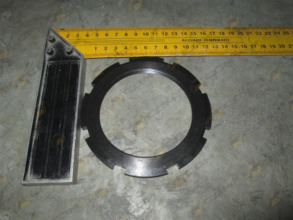 Гайка бортового редуктора CDM855F LG50F.04420A 36402100038